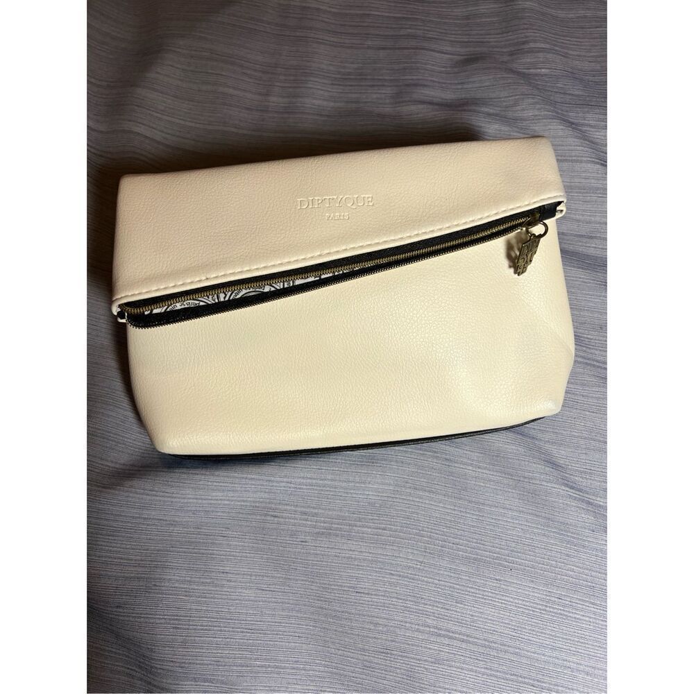 Qatar Airways, Diptyque makeup/travel bag